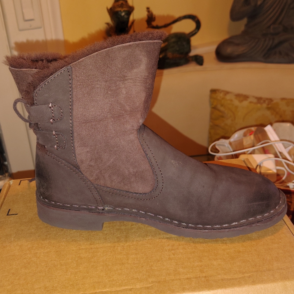 UGG Women's Winter Boots - Dark Brown